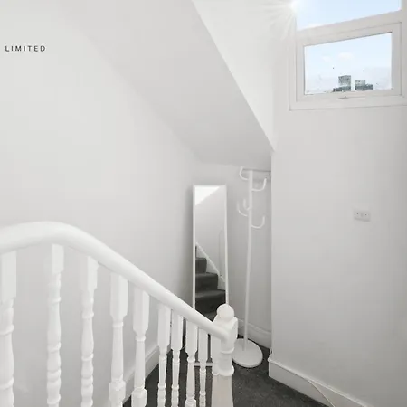 Ttsa - Essential 1 Bedroom Apartment 1 Croydon South Norwood Exterior photo